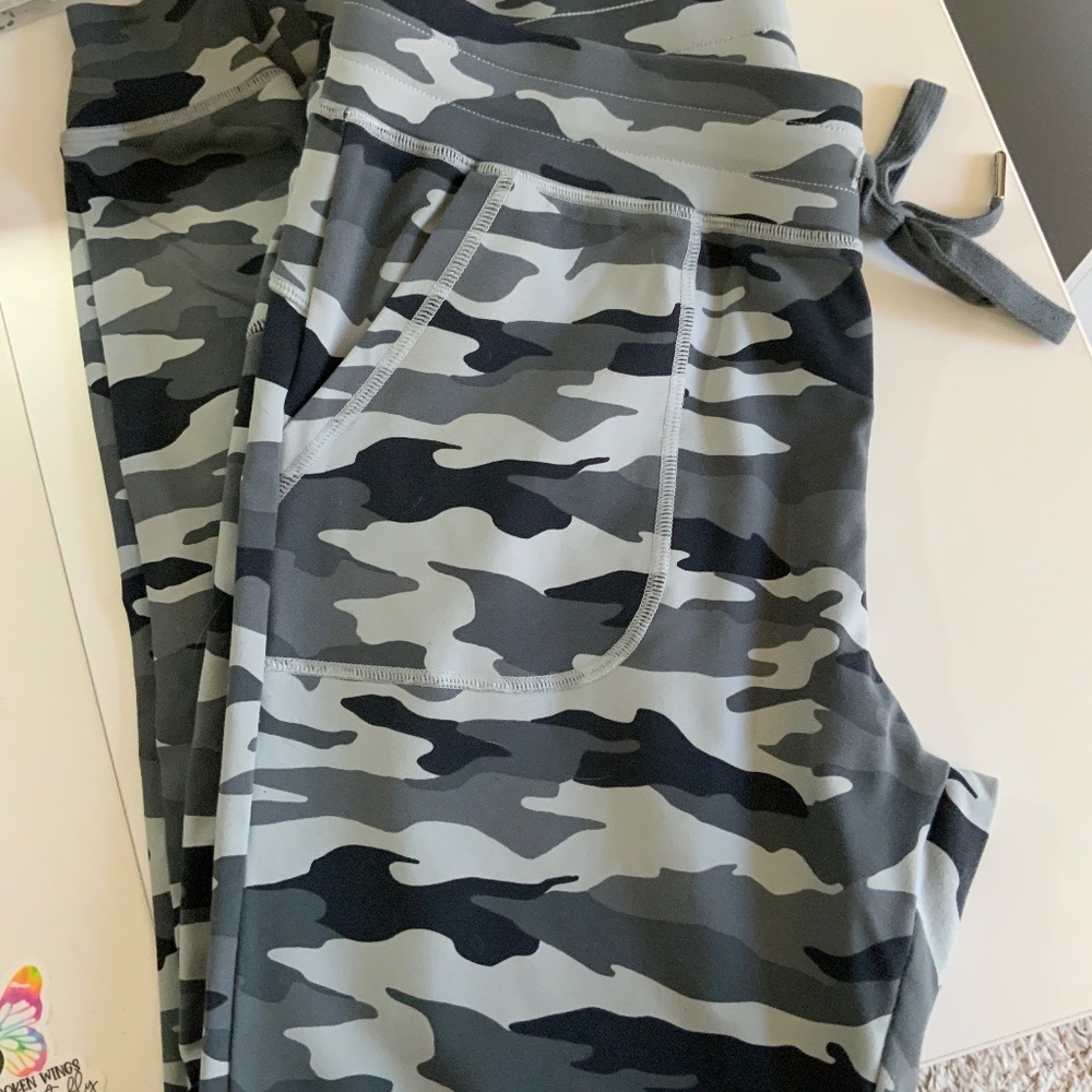 Zyia Unwind Jogger